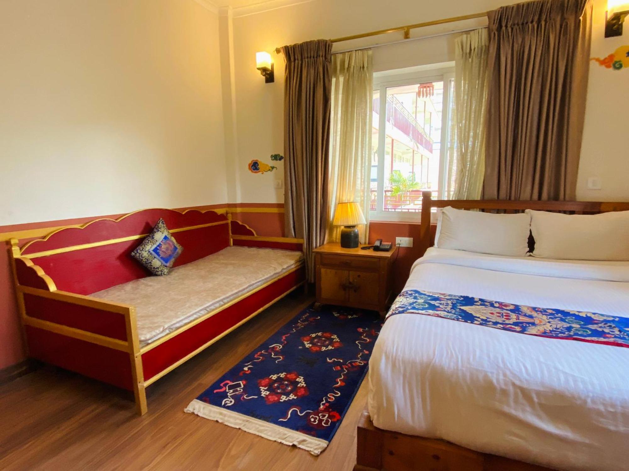 Three Jewels Boutique Hotel Pokhara Ngoại thất bức ảnh