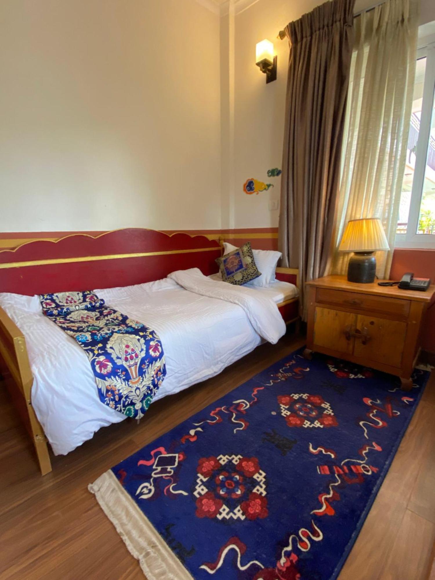 Three Jewels Boutique Hotel Pokhara Ngoại thất bức ảnh