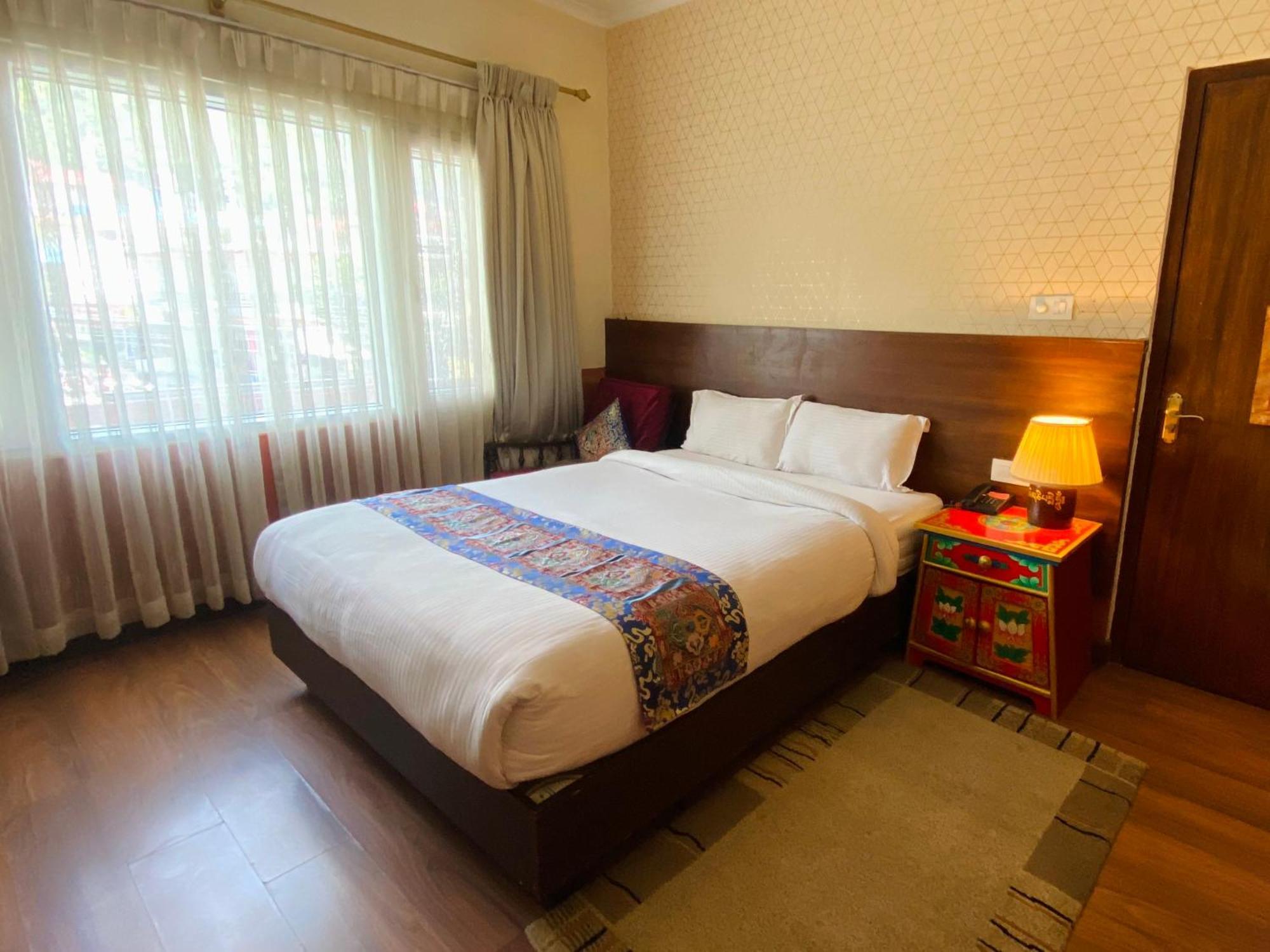 Three Jewels Boutique Hotel Pokhara Ngoại thất bức ảnh