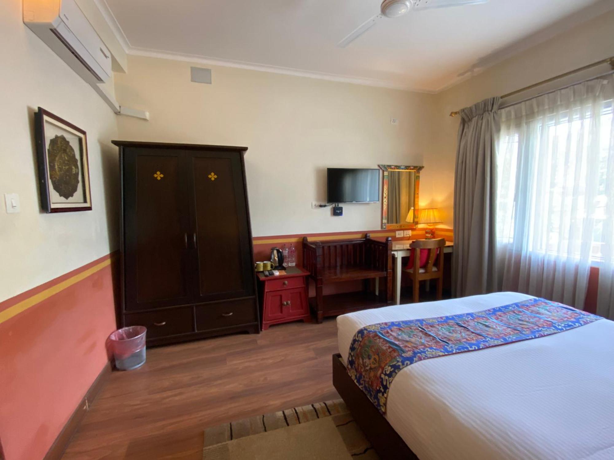 Three Jewels Boutique Hotel Pokhara Ngoại thất bức ảnh
