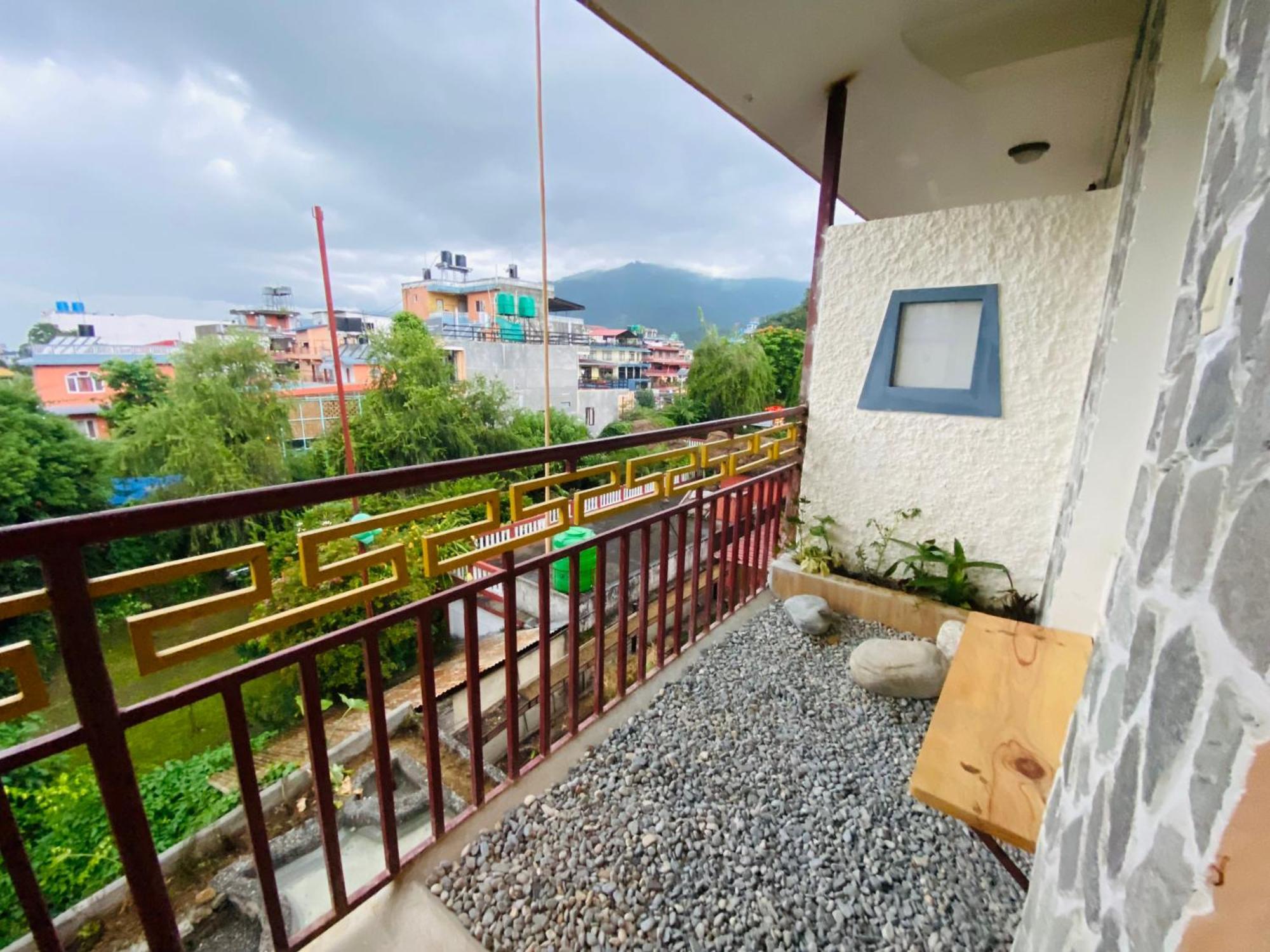 Three Jewels Boutique Hotel Pokhara Ngoại thất bức ảnh
