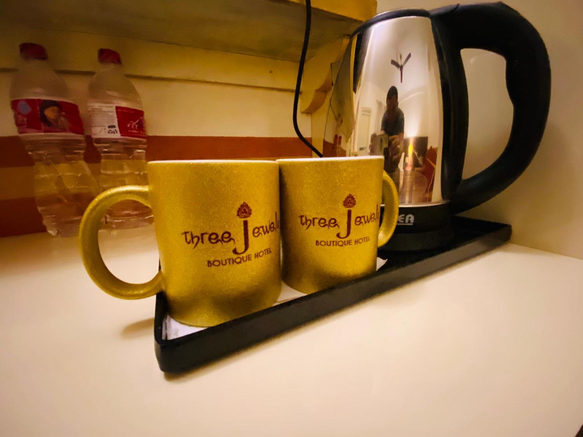 Three Jewels Boutique Hotel Pokhara Ngoại thất bức ảnh