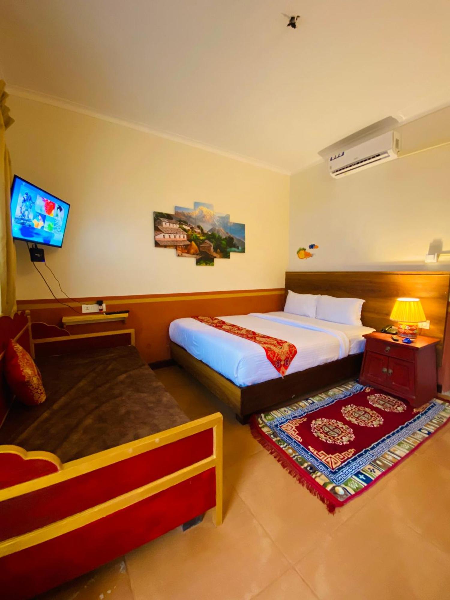 Three Jewels Boutique Hotel Pokhara Ngoại thất bức ảnh