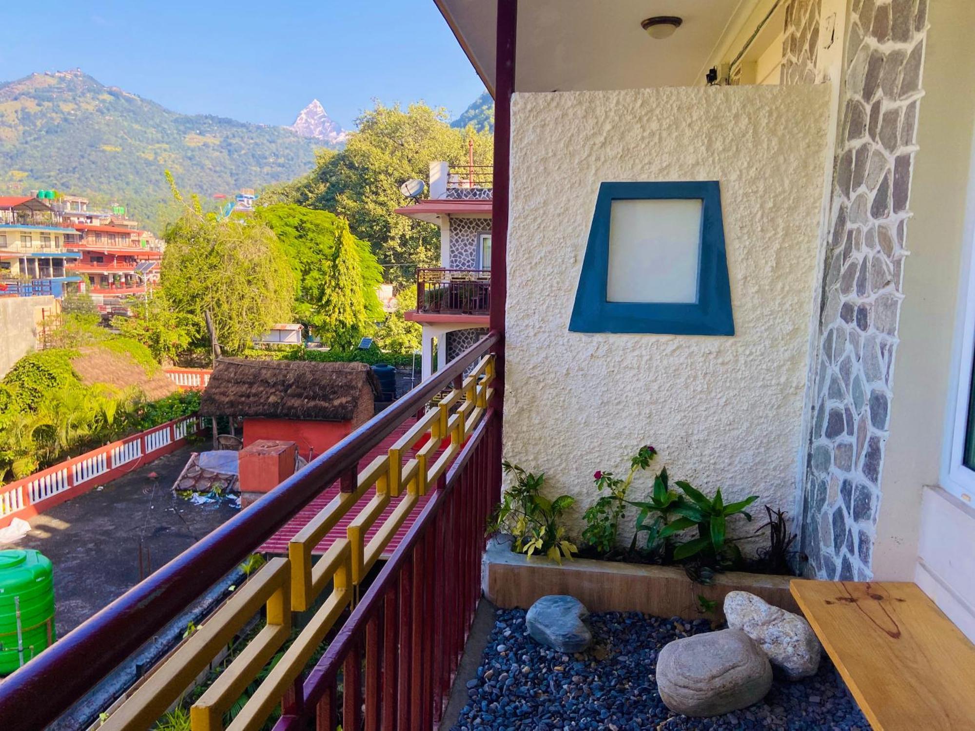Three Jewels Boutique Hotel Pokhara Ngoại thất bức ảnh
