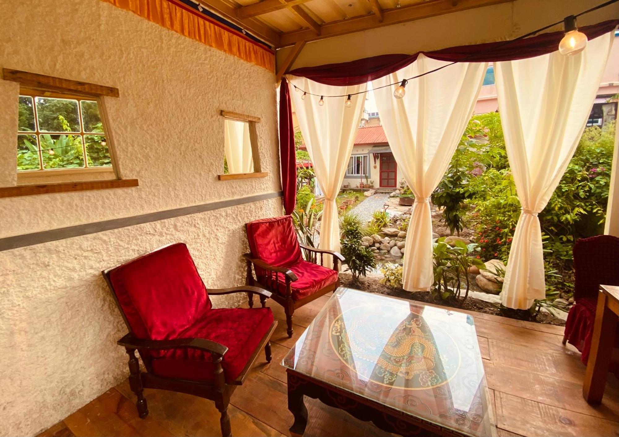Three Jewels Boutique Hotel Pokhara Ngoại thất bức ảnh