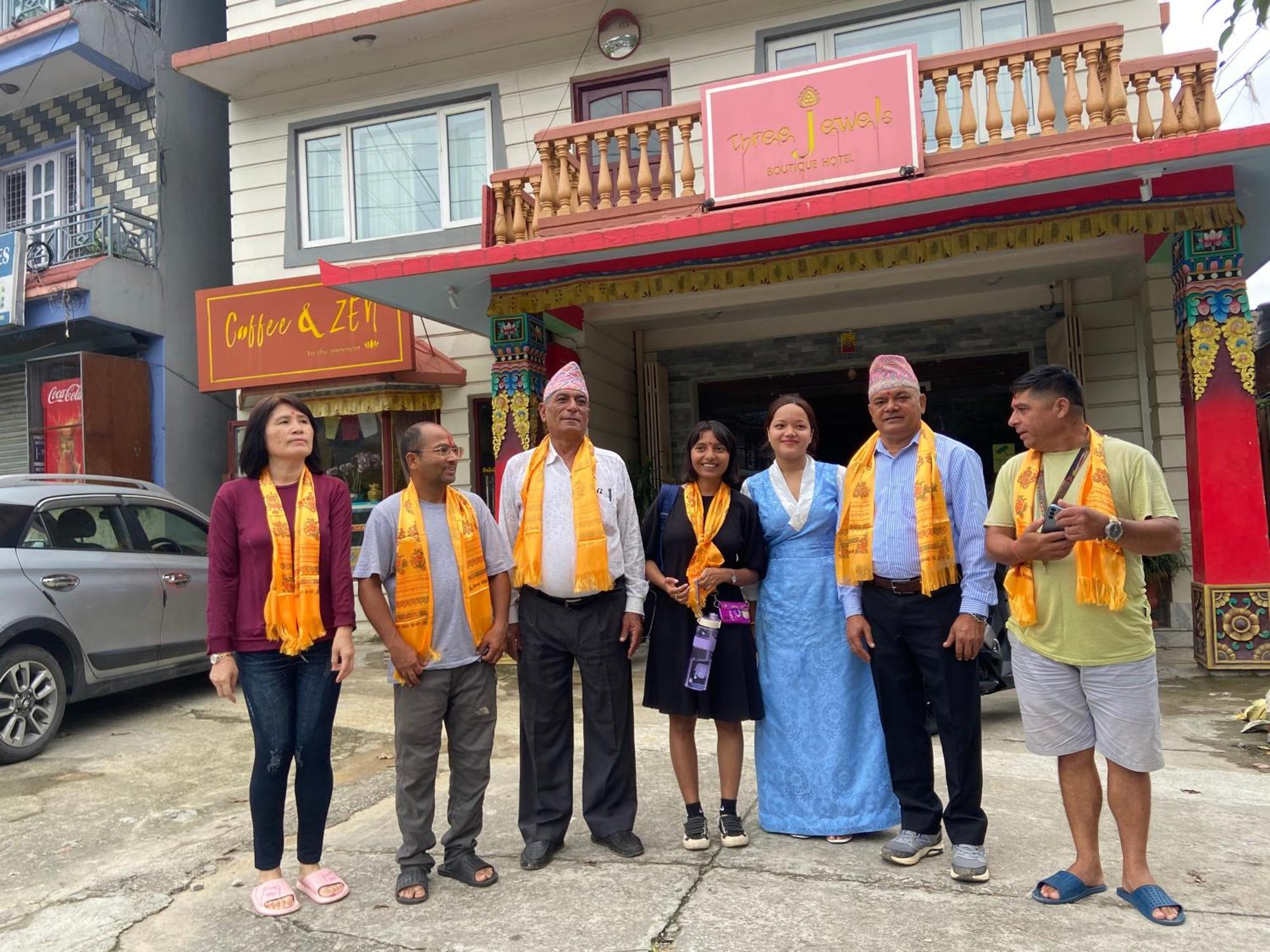 Three Jewels Boutique Hotel Pokhara Ngoại thất bức ảnh