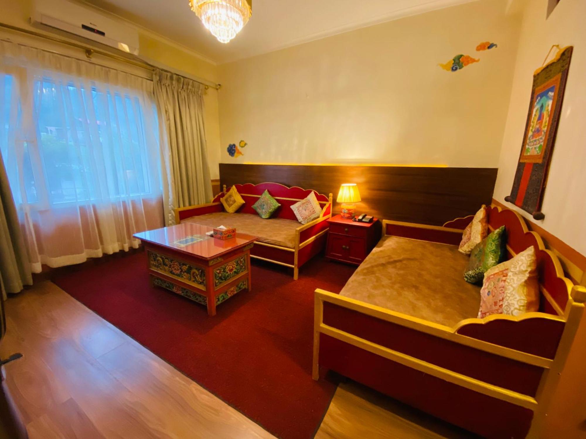 Three Jewels Boutique Hotel Pokhara Ngoại thất bức ảnh